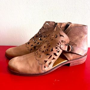 Anthropologie Veracruz láser cut leather booties sz 9.5-10